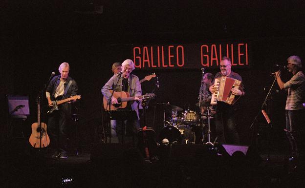 El grupo Suburbano durante un concierTo en la sala Galileo Galilei de Madrid. 