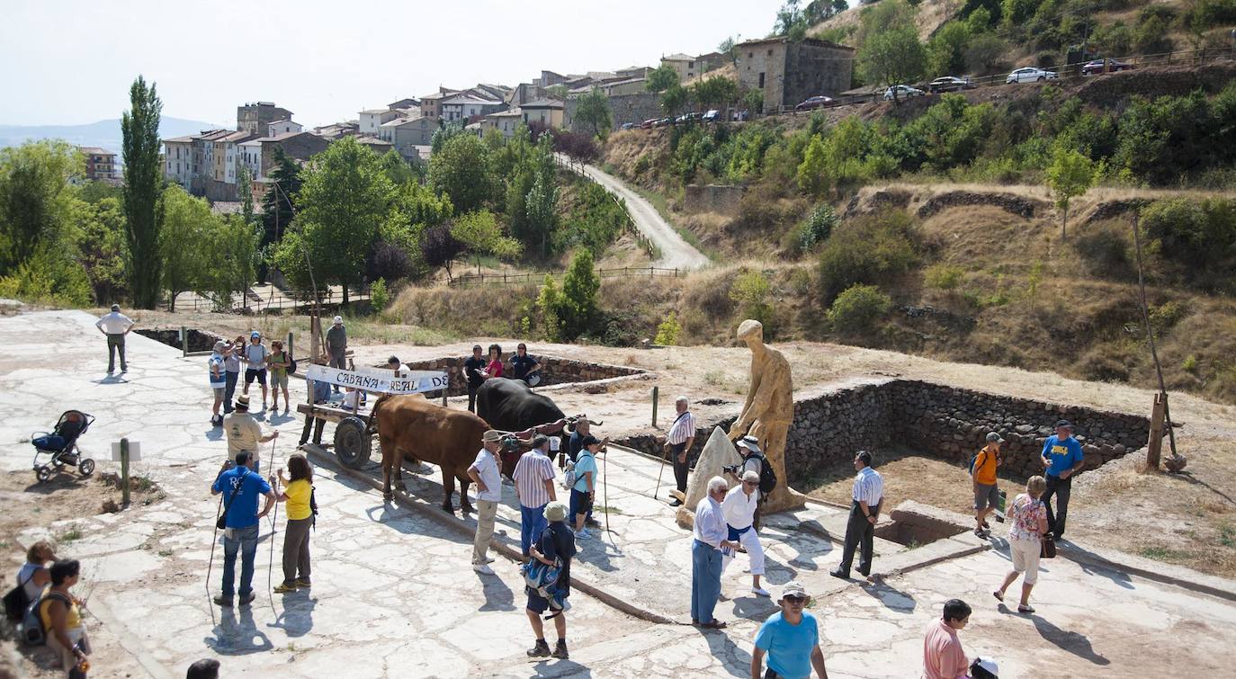 Turistas en Poza de la Sal. 