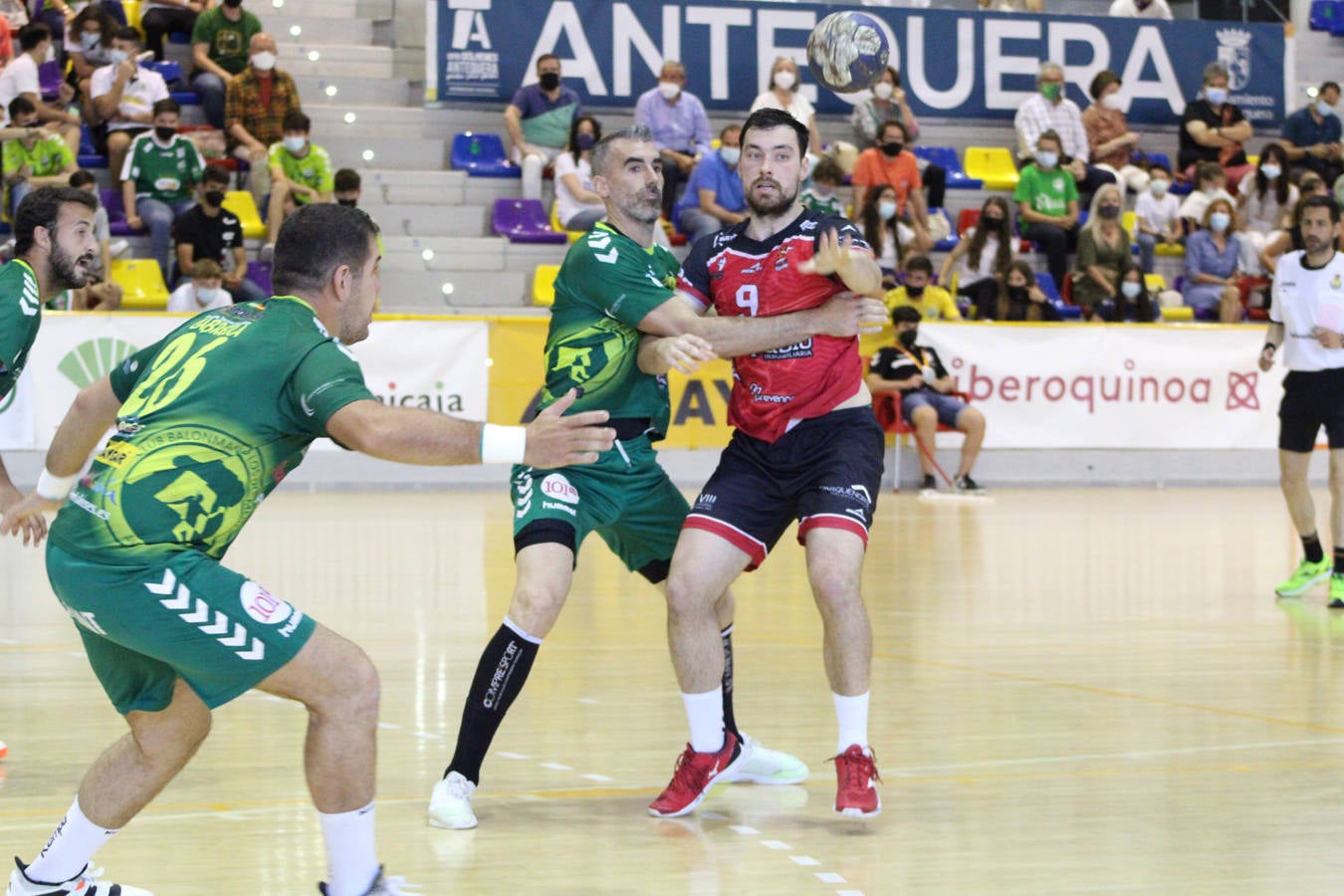 Fotos: El Antequera celebra el ascenso a Asobal ante el UBU San Pablo