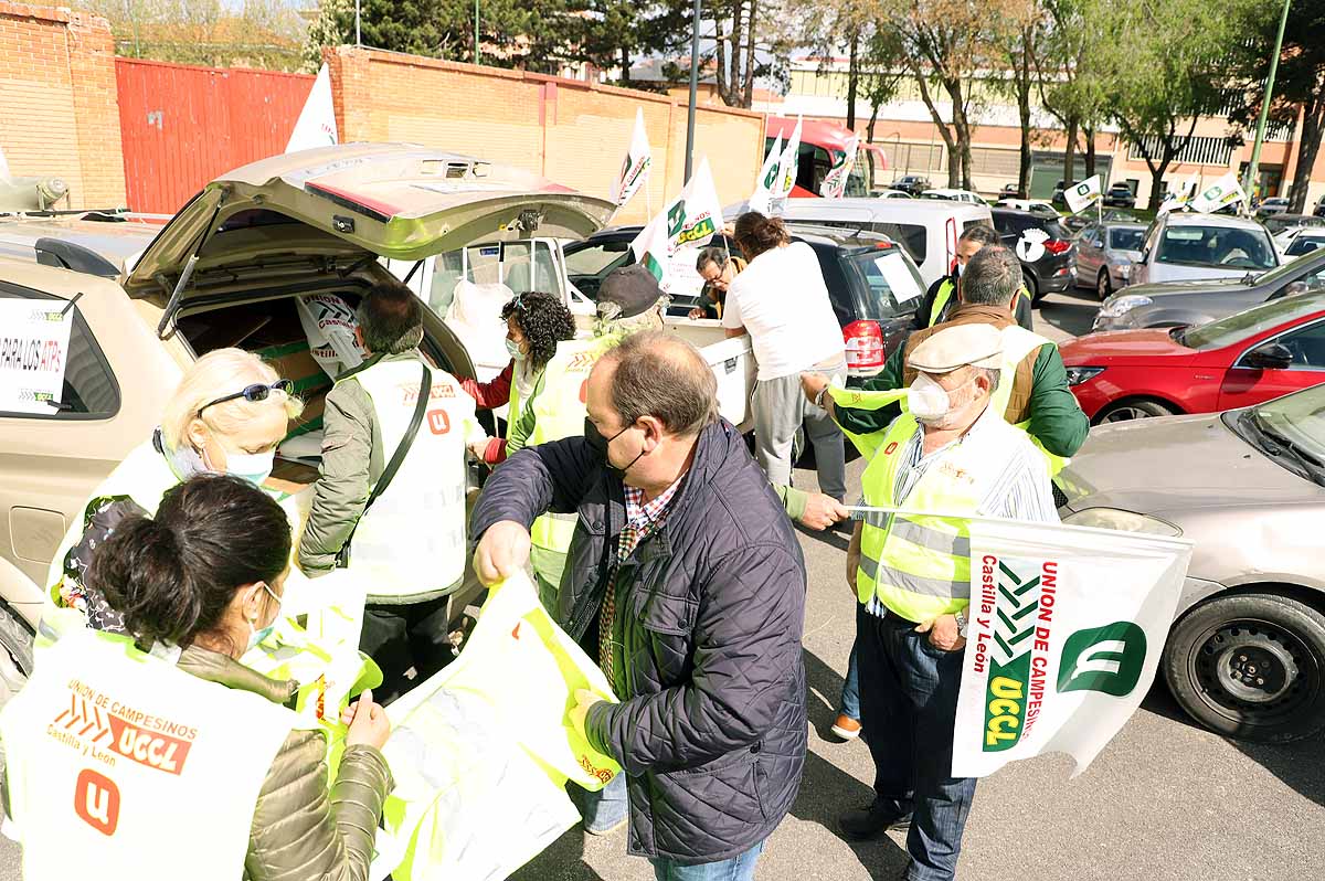 Fotos: Agricultores y ganaderos exigen en Burgos una PAC para los profesionales y los que paguen la Seguridad Social Agraria