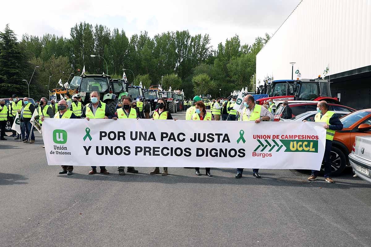 Fotos: Agricultores y ganaderos exigen en Burgos una PAC para los profesionales y los que paguen la Seguridad Social Agraria