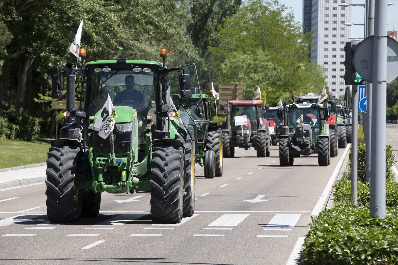 Fotos: Tractorada en Valladolid por una PAC justa