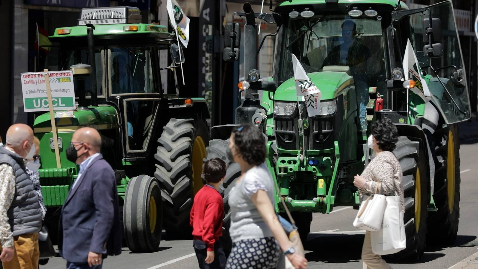 Fotos: Tractorada en Valladolid por una PAC justa