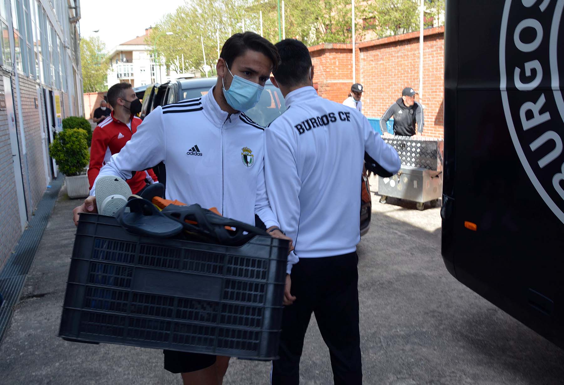 Fotos: El Burgos CF viaja rumbo al ascenso