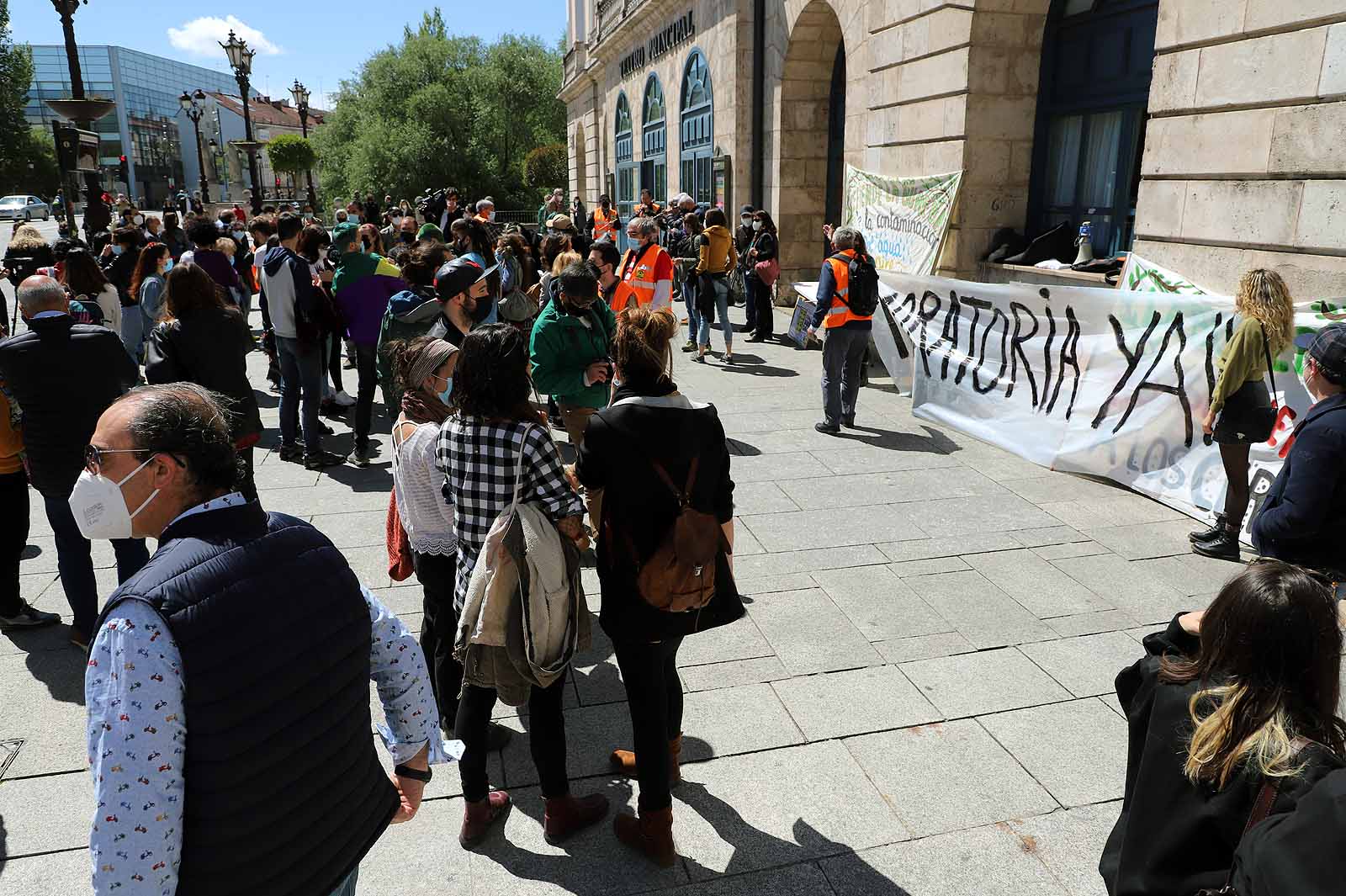 Concentrción contra ls macrogranjas porcinas en Burgos. 