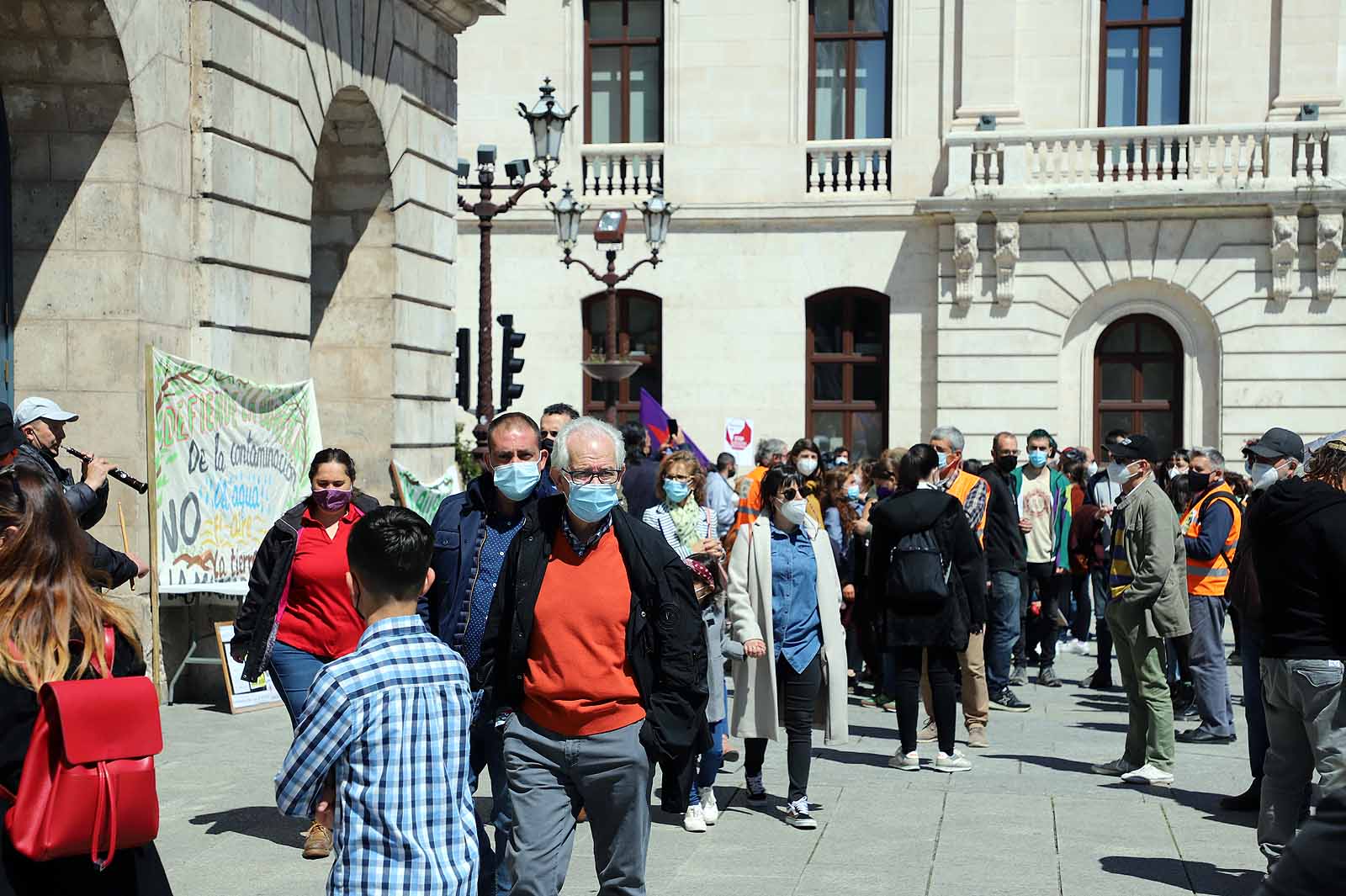 Concentrción contra ls macrogranjas porcinas en Burgos. 