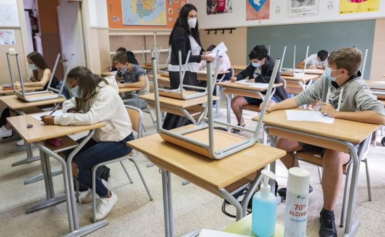 Un colegio con las medidas para frenar la covid-19.