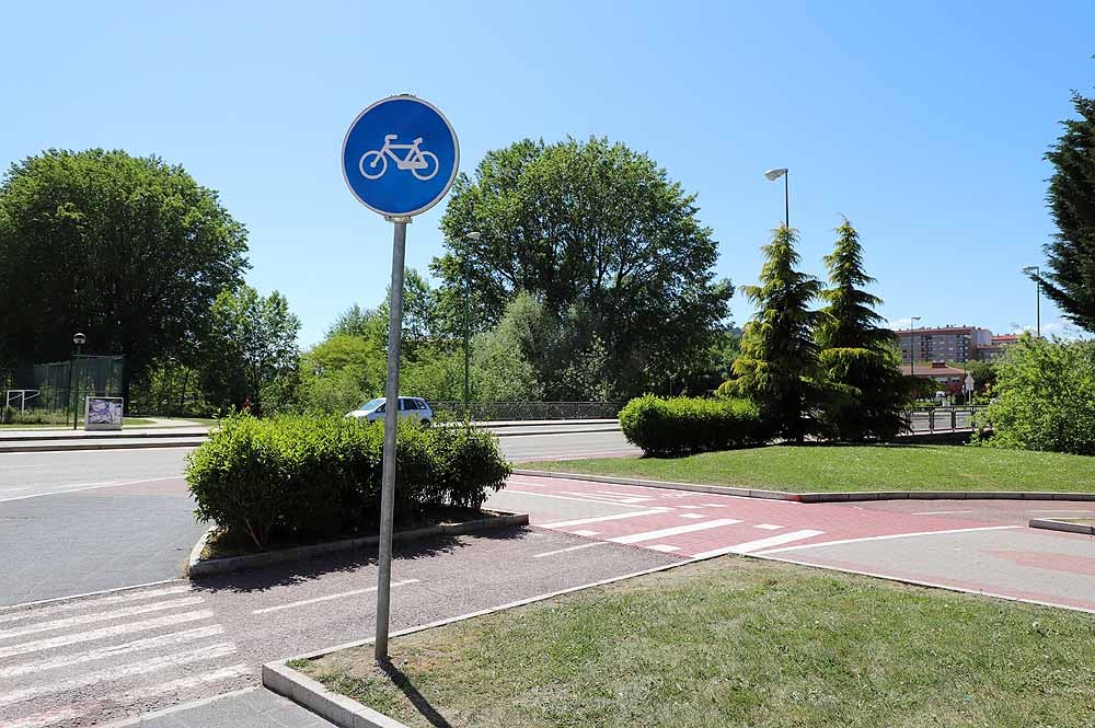 Fotos: Ciclistas y peatones, en contra de las aceras bici