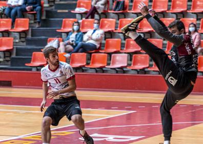 Imagen secundaria 1 - Arriba, Torres, debajo a la zquierda Raúl y a su derecha Cantore. 