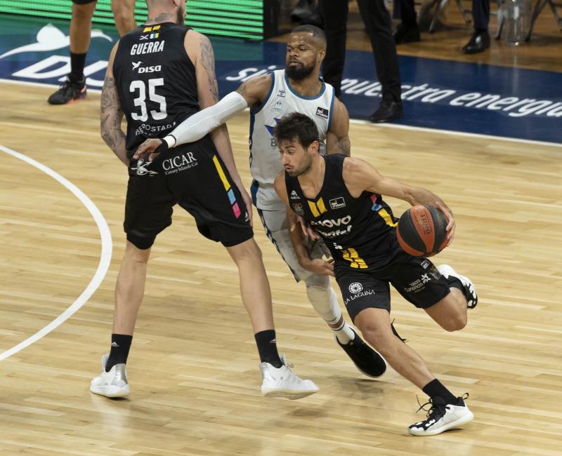 Los de Joan Peñarroya caen en el primer partido de los cuartos ante el Lenovo Tenerife.