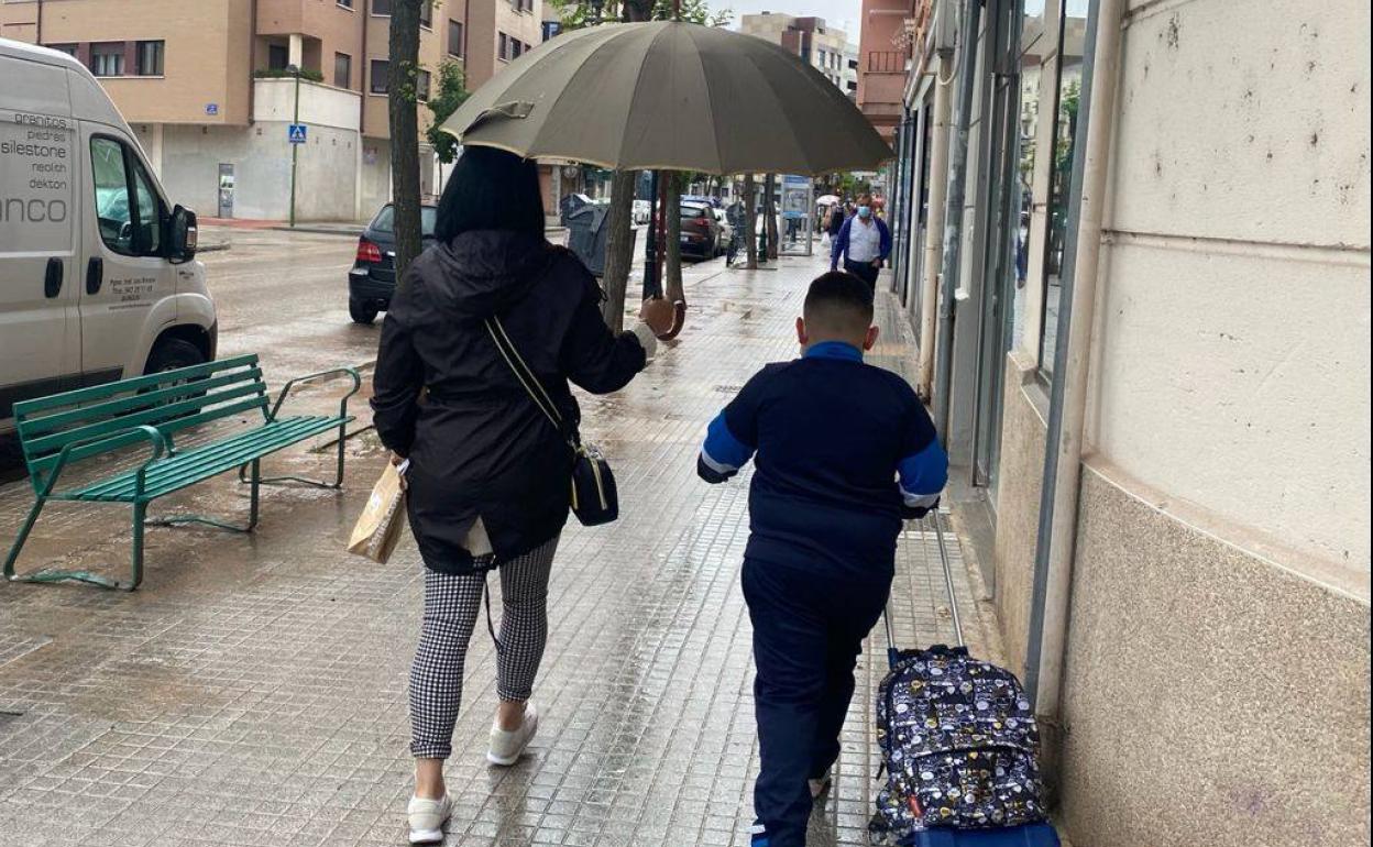 Burgos ha amanecido este martes con lluvias.