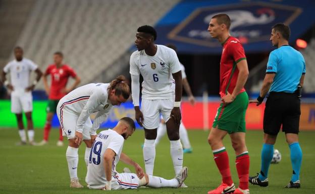 Karim Benzema, en el momento de resultar lesionado. 