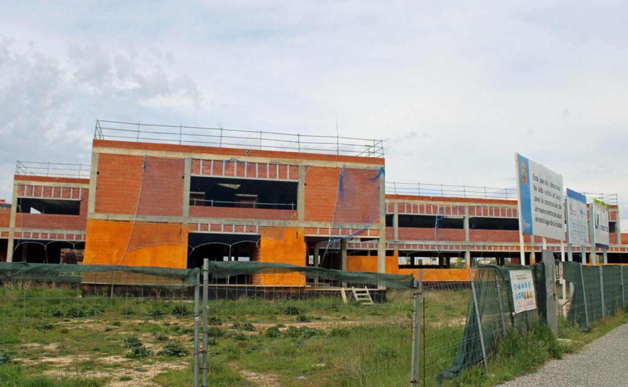 El centro de salud García Lorca lleva casi dos años paralizado.