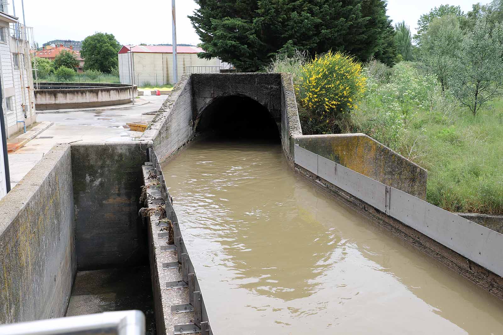 Instalaciones de la depuradora de Villalonquéjar y potabilizadora de Arlanzón.