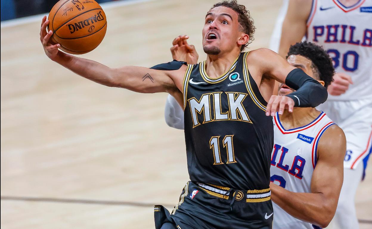 Trae Young durante el partido.