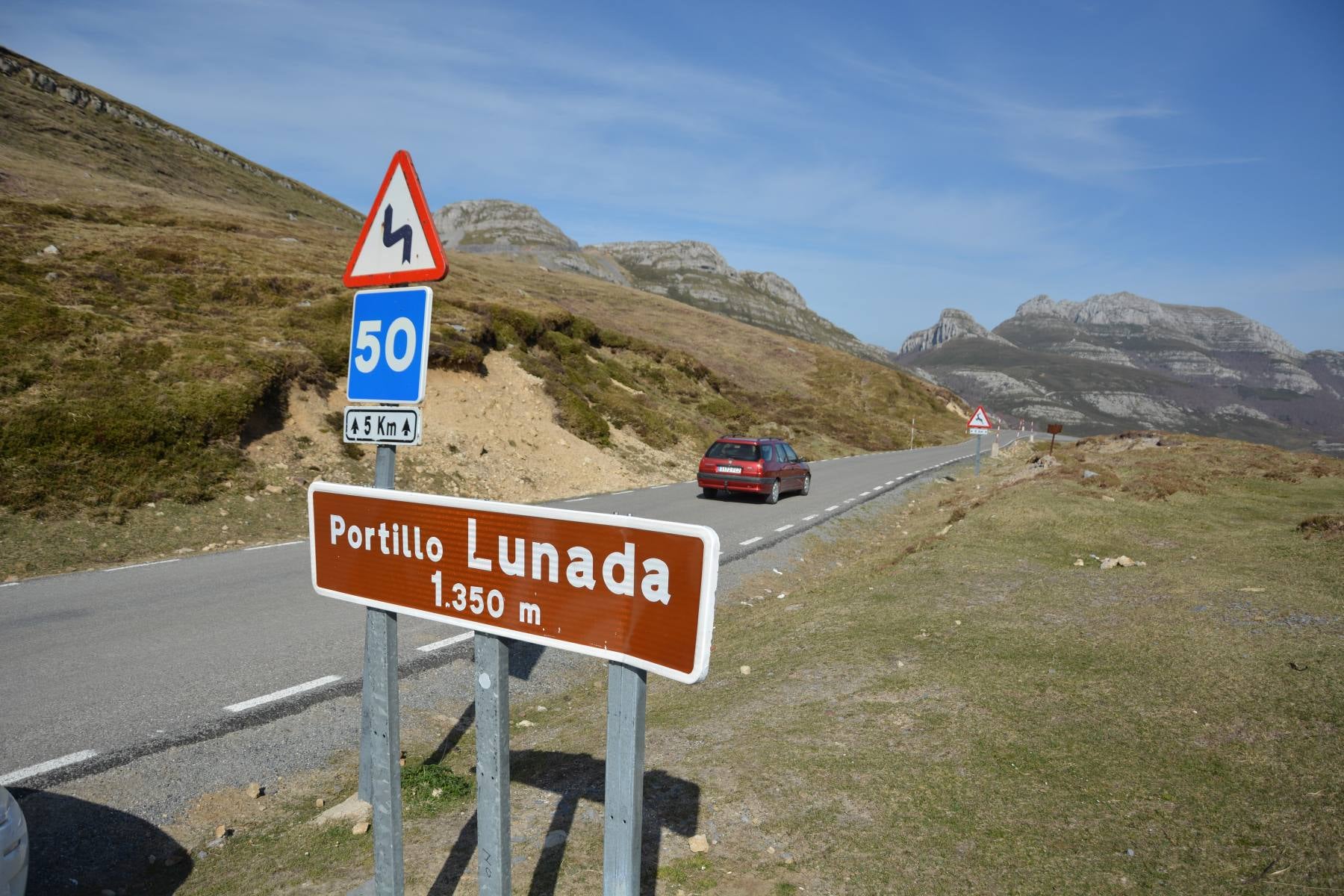 El Portillo de Lunada parte desde Espinosa de los Monteros. 