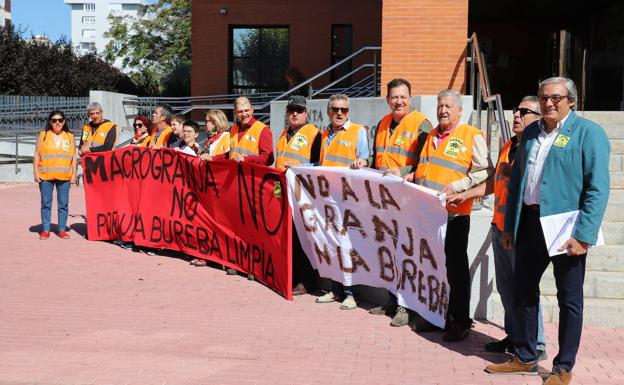 Protesta en 2019 contra la instalación de una granja porcina en Llano de Bureba. 