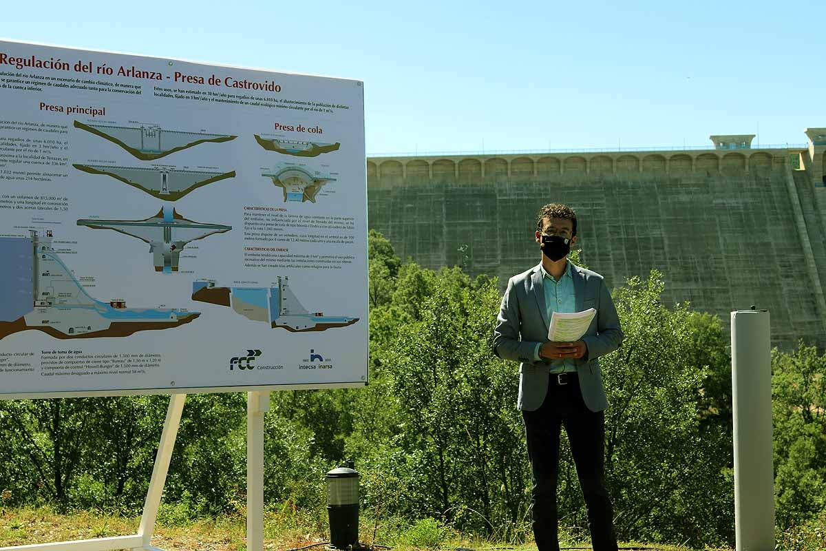 Fotos: 17 años y 250 millones de euros después, el embalse de Castrovido empieza a llenarse (en pruebas)