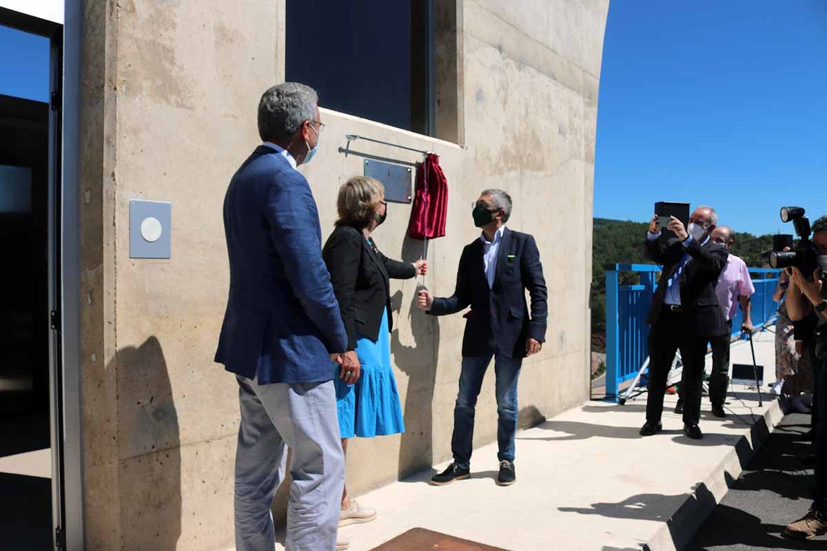 Fotos: 17 años y 250 millones de euros después, el embalse de Castrovido empieza a llenarse (en pruebas)