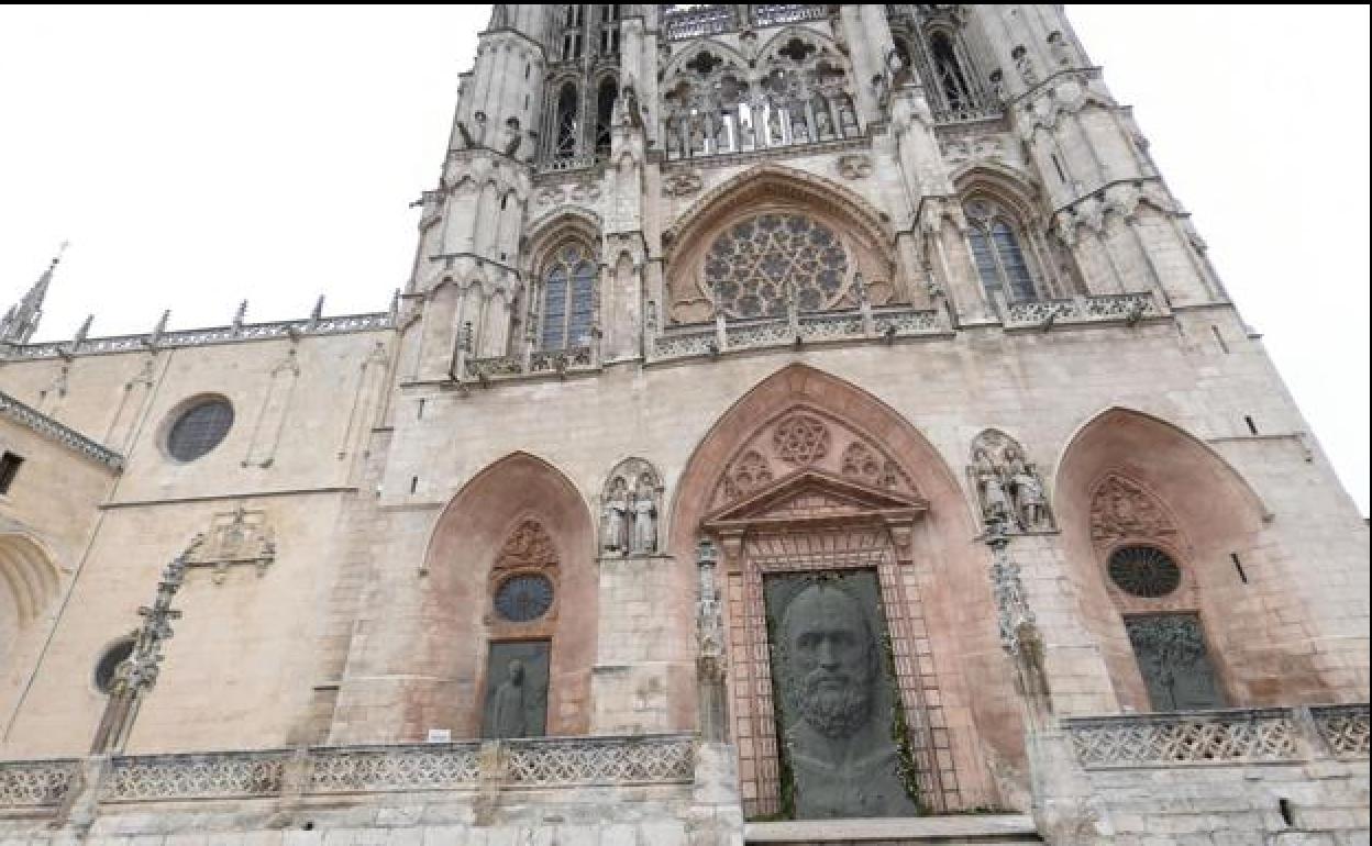 El proyecto de las nuevas puertas de la Catedral de Burgos sigue sumando rechazo.