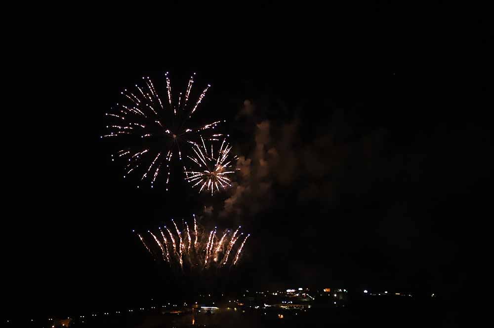 Fotos: Burgos disfruta de los fuegos artificiales en los Sampedros de 2021