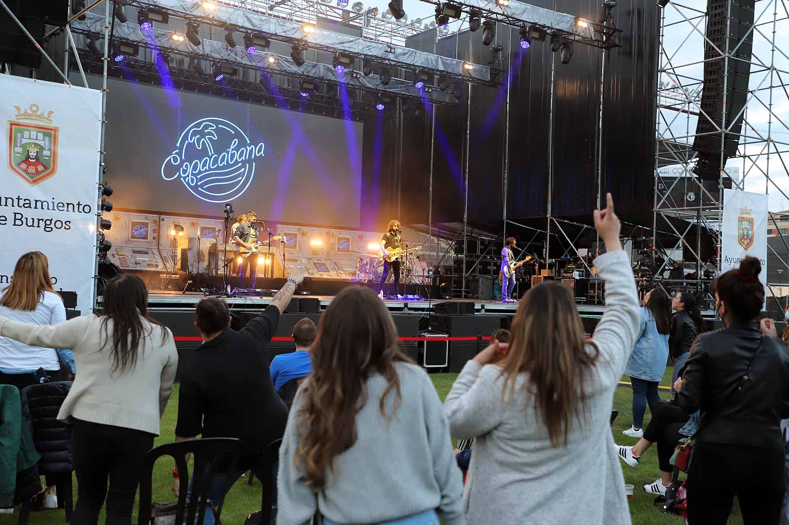 El grupo indie congrega a 2.500 personas en El Plantío en uno de los platos fuertes de los Sampedros