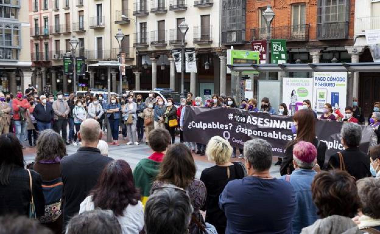 Concentración contra la violencia machista en Fuente Dorada, Valladolid.