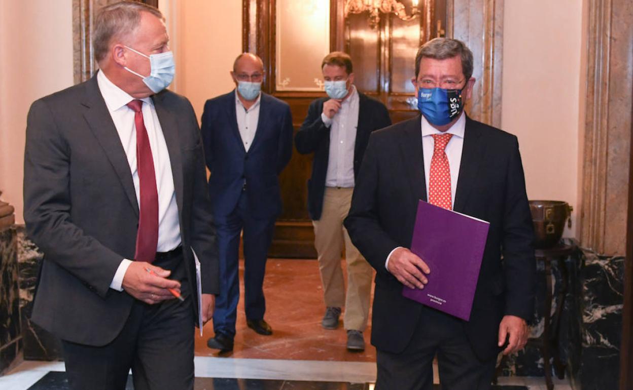 Lorenzo Rdoríguez, vicepresidente de la Diputación, y César Rico, presidente de la institución. 