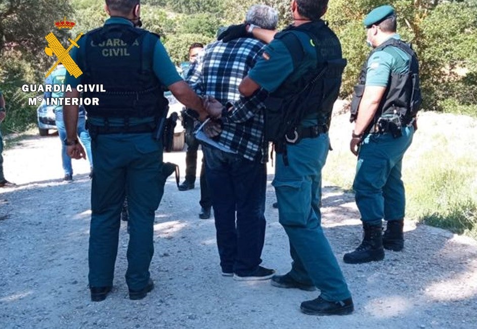 La pareja ha sido localizada en un pueblo de Valladolid a 13 kilómetros de la frontera de Burgos.