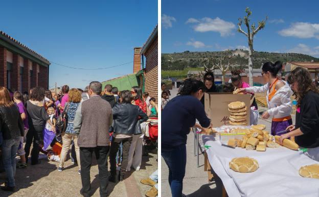 Participantes en la tómbola escolar y jóvenes organizando el reparto de la paella.