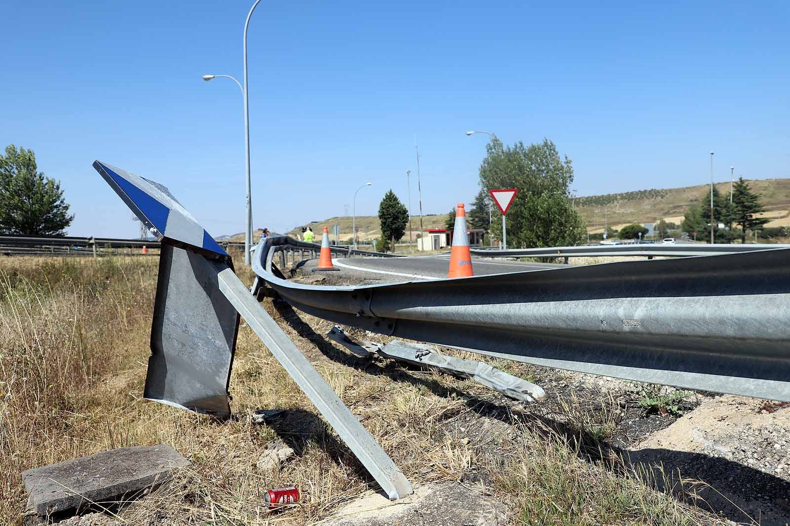 Dos fallecidos y un herido grave en un accidente de tráfico en la AP-1