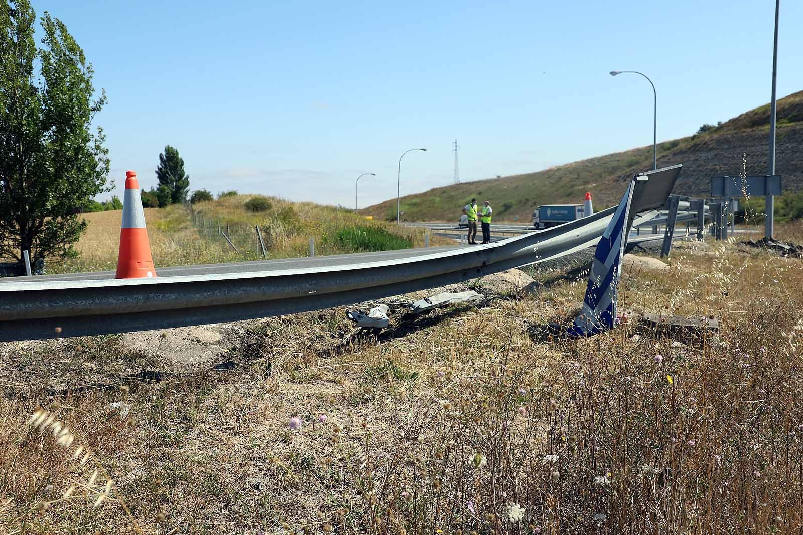 Dos fallecidos y un herido grave en un accidente de tráfico en la AP-1