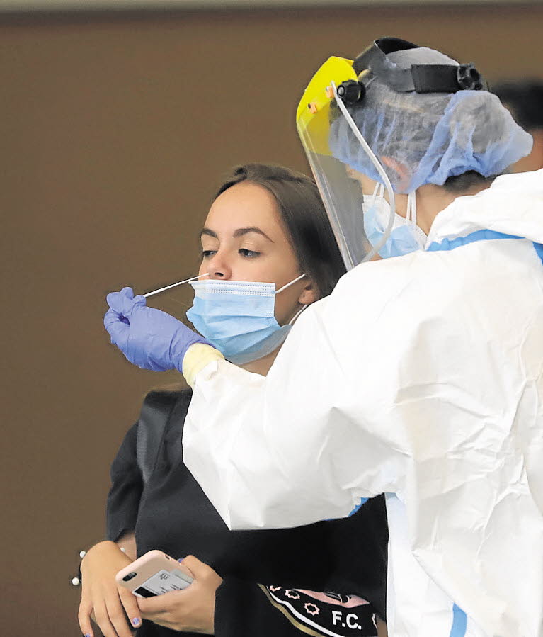 El brote del campamento asciende a ocho positivos y 200 contactos estrechos