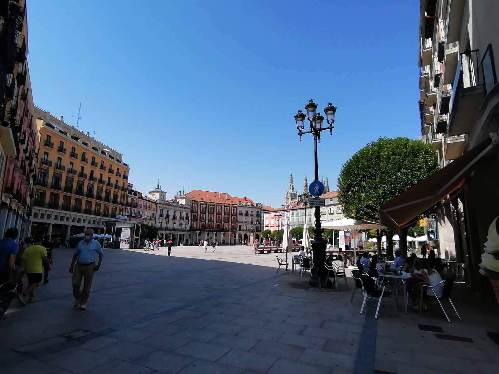 Las terrazas a la sombra han sido parada obligatoria para muchos. 