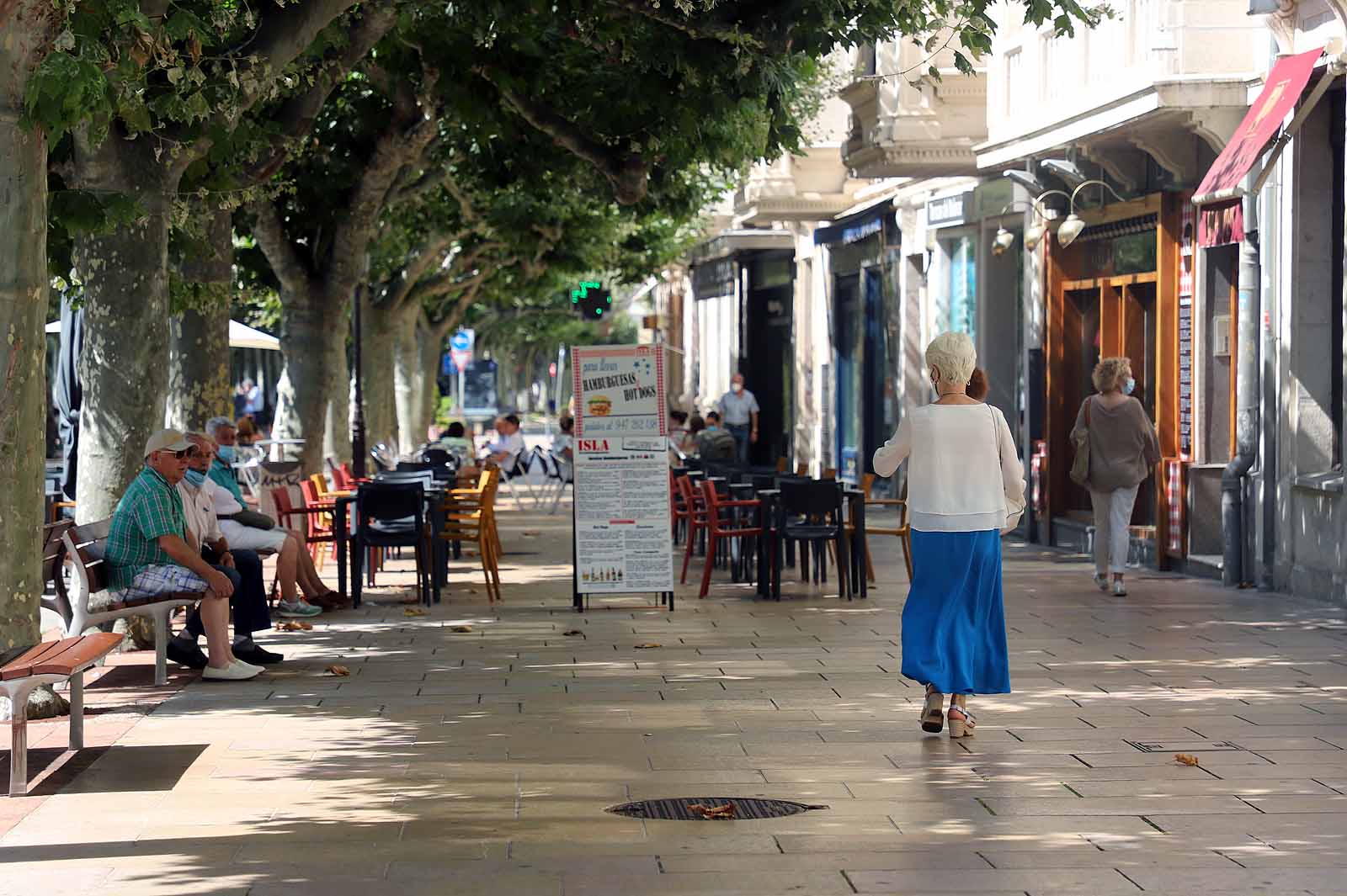 Las terrazas a la sombra han sido parada obligatoria para muchos. 