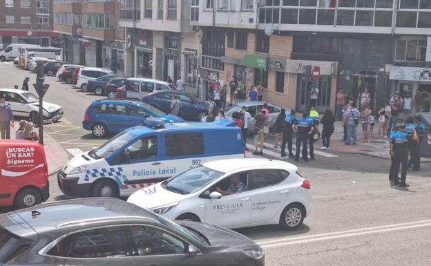 Lugar del accidente con varios de los coches implicados.