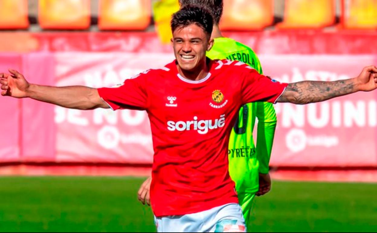 Roger Brugué, con la camiseta del Nastic de Tarragona.