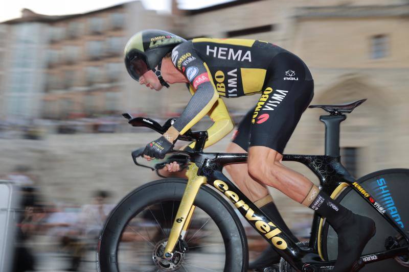 Un Roglic catedralicio mantiene la sequía española en La Vuelta en Burgos