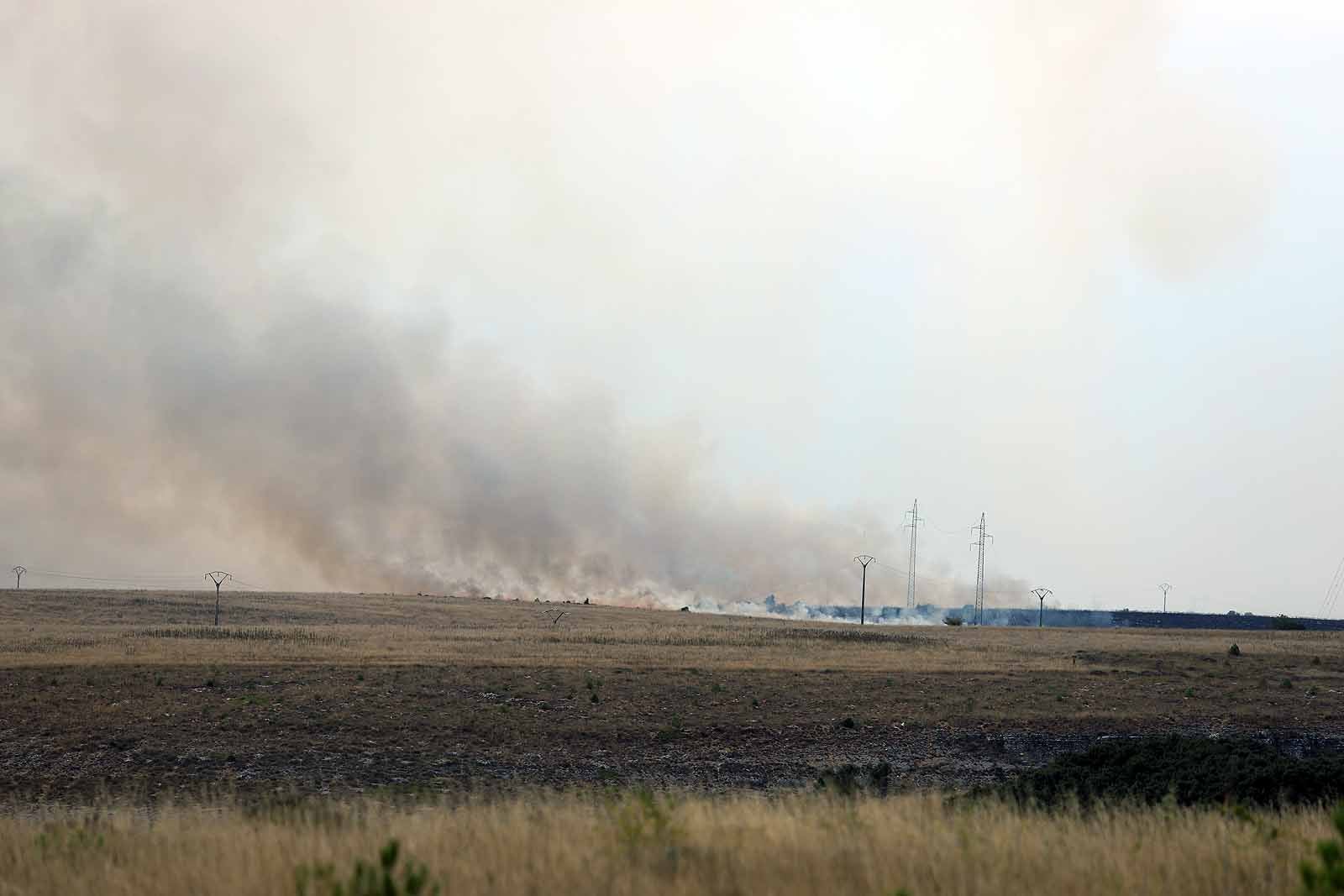 Un gran operativo trabaja desde primera hora de la tarde en incendio declarado en Masa.