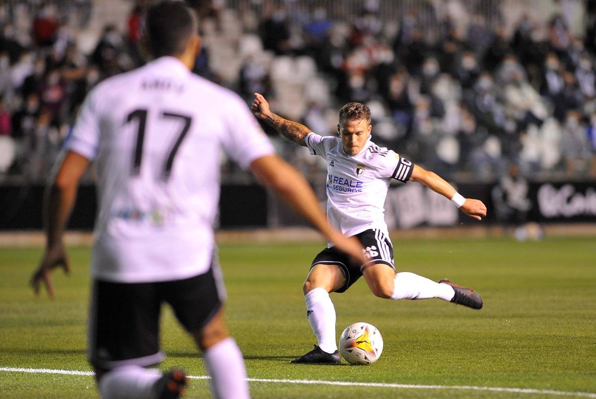 Fotos: Imágenes del Burgos CF - Eibar en El Plantío