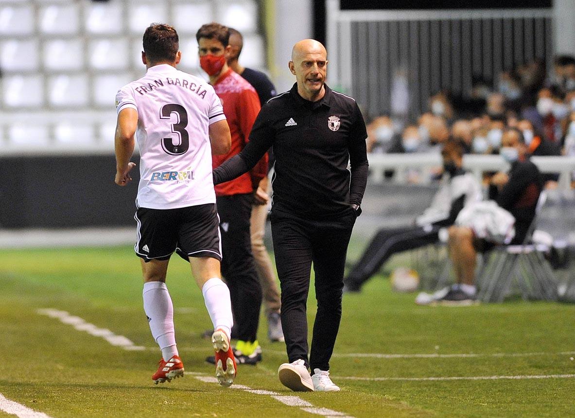 Fotos: Imágenes del Burgos CF - Eibar en El Plantío