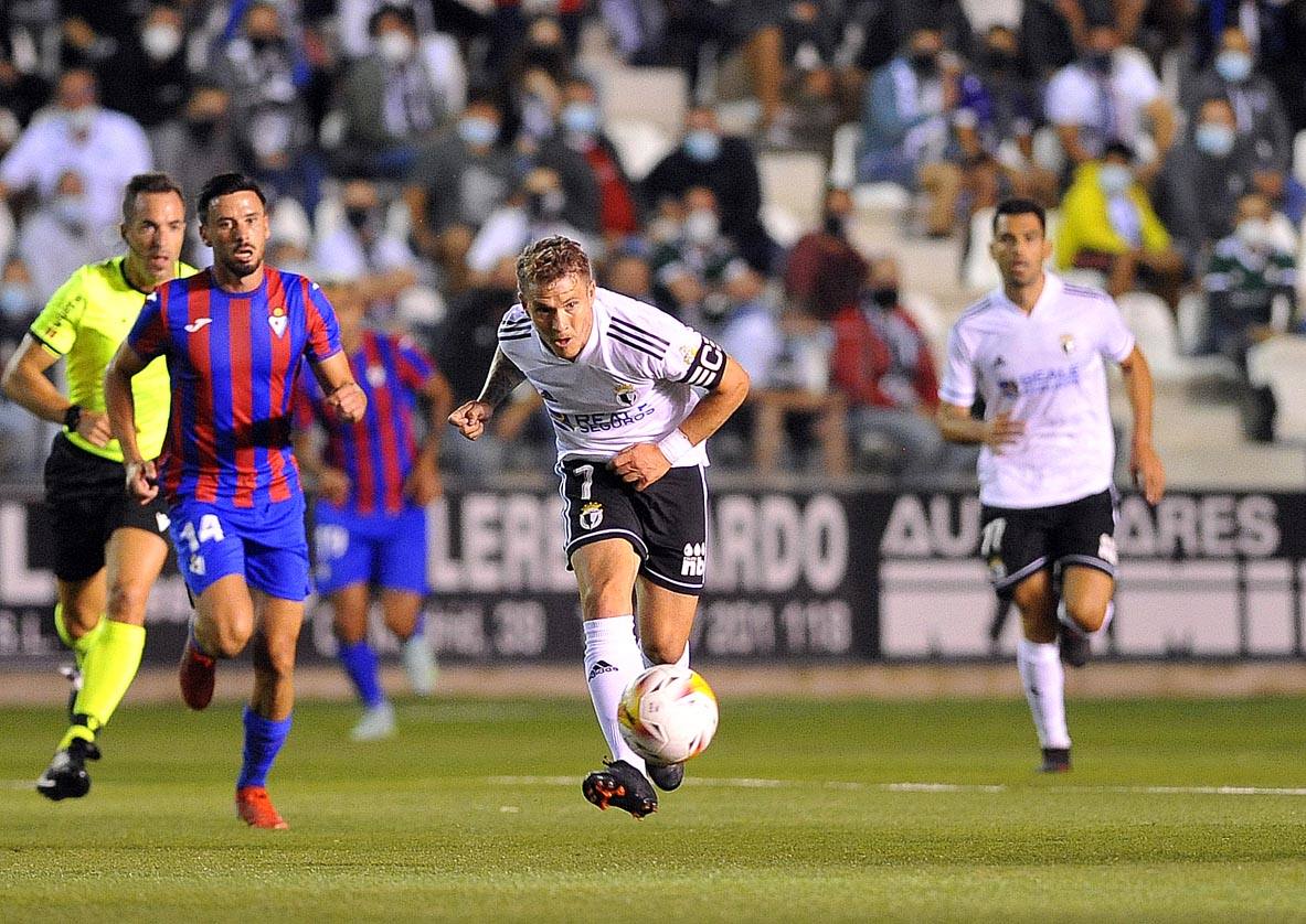 Fotos: Imágenes del Burgos CF - Eibar en El Plantío