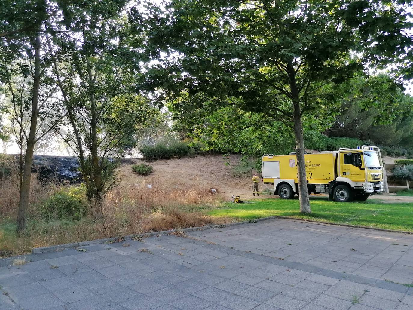 Fotos: Los bomberos intervien en un incendio en la zona de la Universidad de Burgos