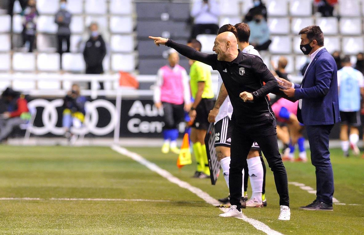 Fotos: Imágenes del Burgos CF - Eibar en El Plantío