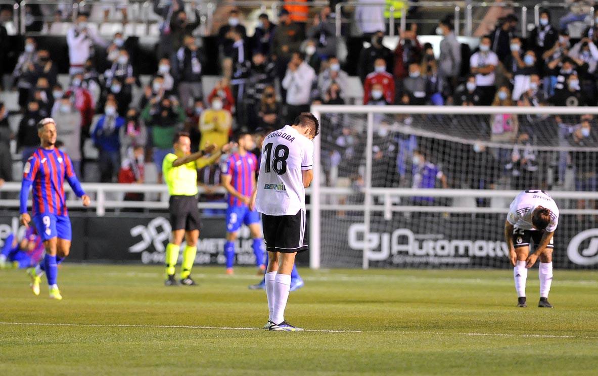 Fotos: Imágenes del Burgos CF - Eibar en El Plantío