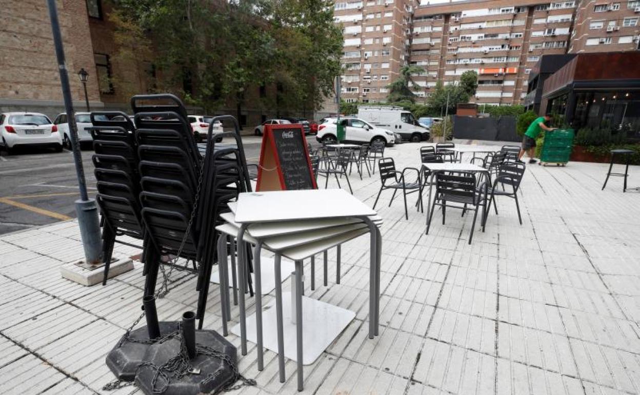 Una terraza vacía.