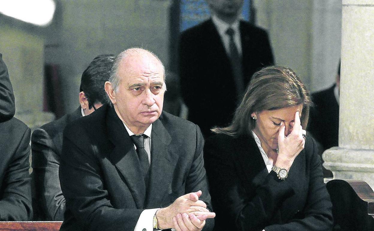 Jorge Fernández Díaz y María Dolores de Cospedal. 