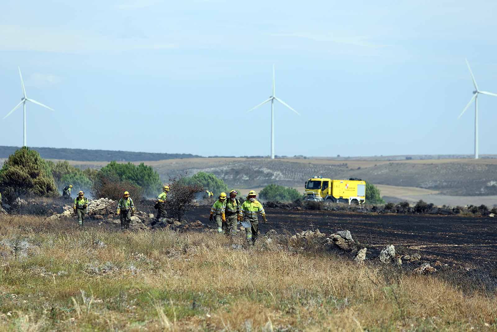 Fotos: Incendio en el parque eólico de Valle de Santibáñez