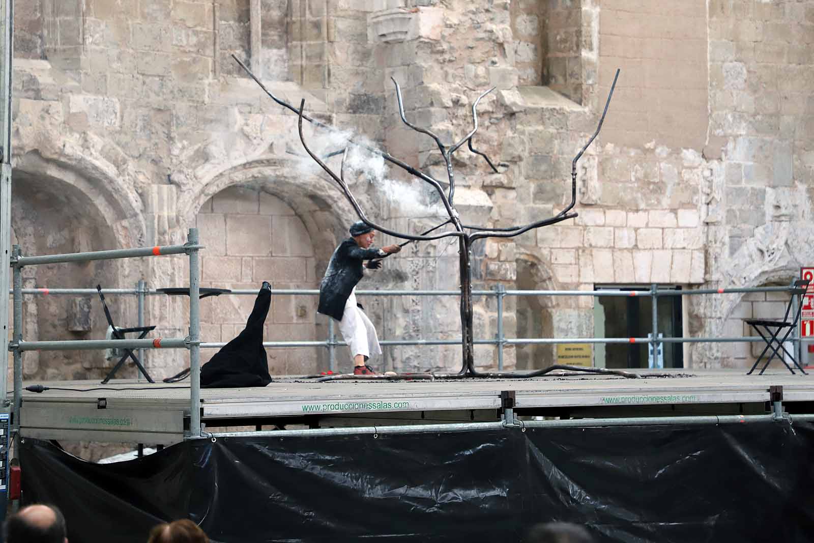 Circo, danza y teatro ya están en Burgos en una nueva edición del festival.