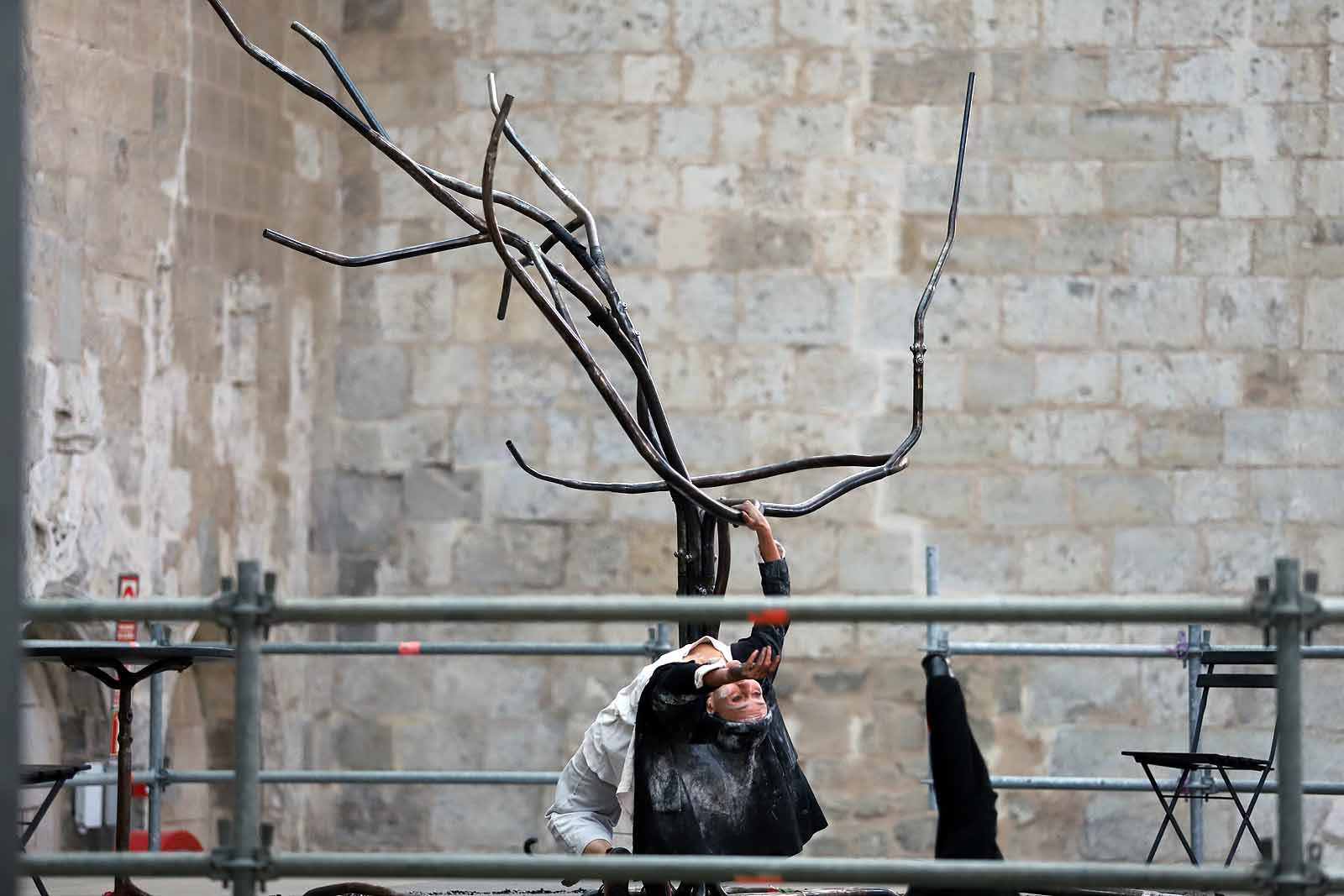 Circo, danza y teatro ya están en Burgos en una nueva edición del festival.